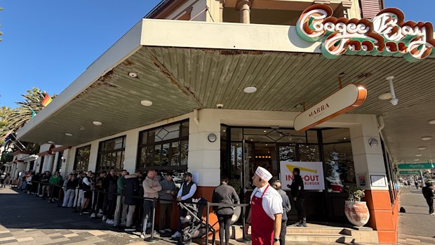 Sydney’s Coogee Bay Hotel temporarily became In-N-Out Burger’s latest Australian location for six hours on Wednesday, with the cult American fast food brand yet to open a permanent location outside the United States.