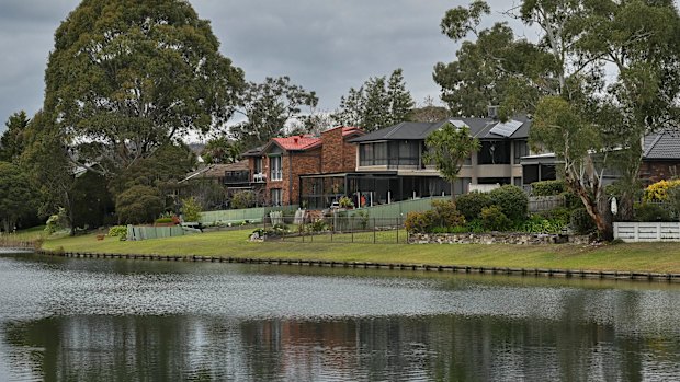 Properties along Lakeside Bvd, Rowville.