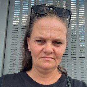 Kelly Stothard has caught the Great Circle Line bus since she was a child, and says it would be great if it ran on Sundays.