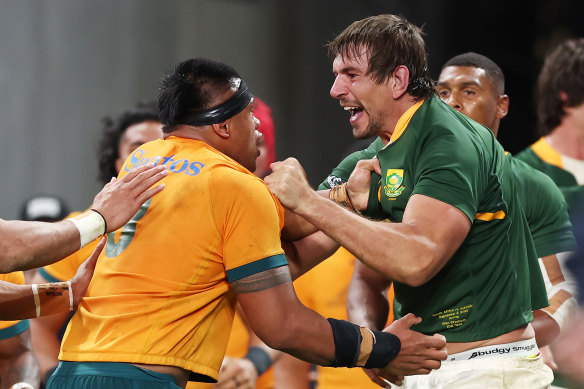 Eben Etzebeth and Allan Alaalatoa square up.