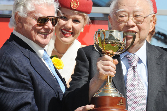 Bart Cummngs and Dato Tan Chin Nam after winning the Melbourne Cup with Viewed in 2008.