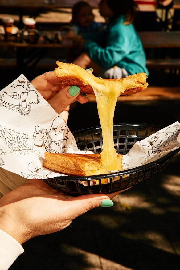 That cheese pull.