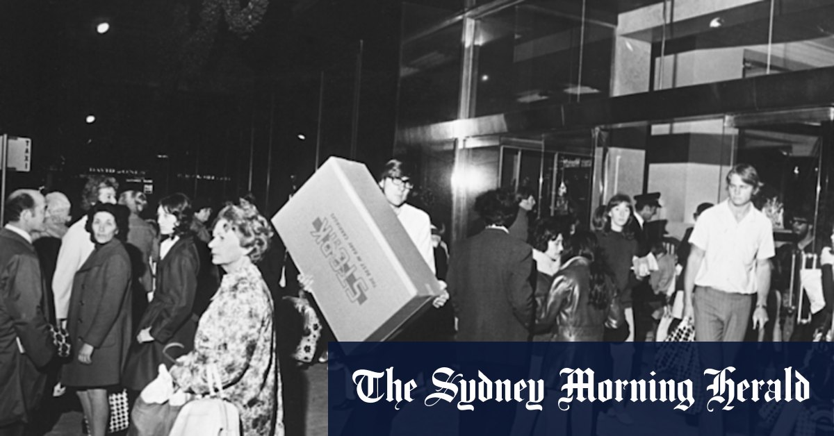 From the Archives, 1971: Late shoppers jam roads - Vimarsana News