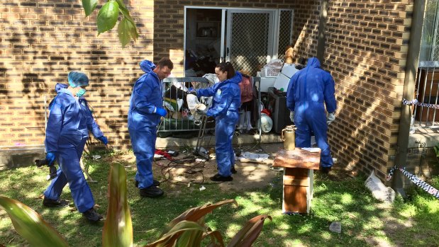 Homicide detectives have set up a crime scene at a River Terrace unit in Kangaroo Point on Saturday.