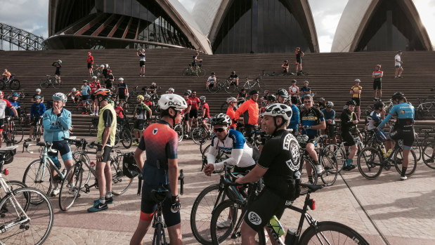 Riders at a memorial ride for Mike Hall in Sydney after his death in 2017.