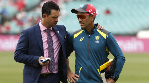 Former Australian teammates Ricky Ponting and Justin Langer during the Sydney Test against New Zealand in 2020.