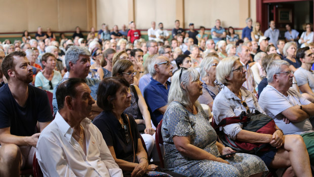 More than 300 residents went to a recent forum organised by Balmain MP Jamie Parker about changes to tunnelling depths for the WestConnex M4-M5 link. 