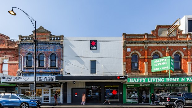The bank sold under the hammer for $2.71 million, a yield of 4.98 per cent with bidding from six parties.