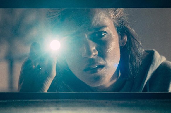 Matilda Lutz in Crawlers.