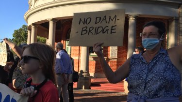 Opponents of the Lloyd Street bridge design protesting outside the City of Swan’s council meeting on Wednesday night. 