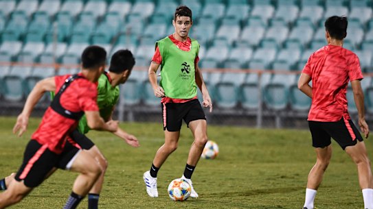 Former Chelsea star Oscar prepares to face Sydney FC with Shanghai SIPG in the Asian Champions League.