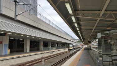 Woman Falls Onto Train Tracks At Roma Street Station