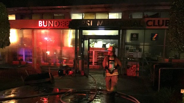 Firefighters battle the blaze at the former Bundeena RSL in February 2015.