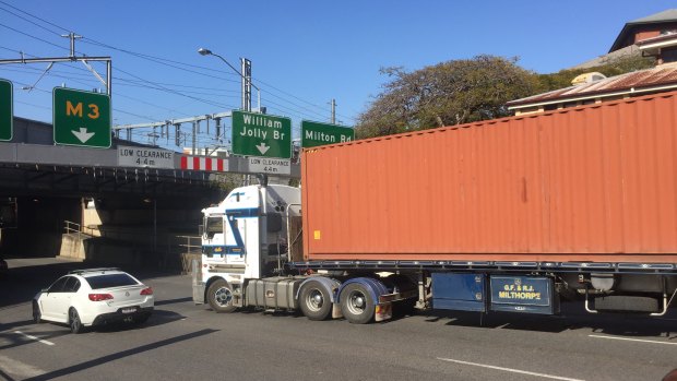 An oversize struck found himself stuck on Countess Street at the rail bridge on Monday morning.