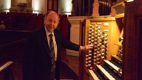 David Parsons at the Sydney Town Hall organ.