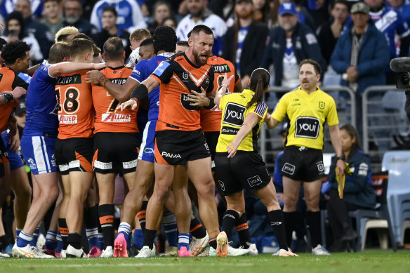 Tigers prop David Klemmer was sin-binned for dissent involving referee Kasey Badger.