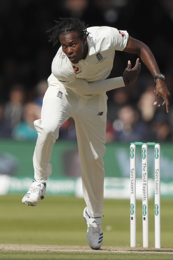Archer bowls to Bancroft at Lord's.