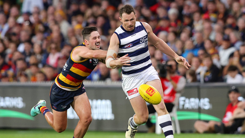 AFL round two LIVE updates: Crows surging before half-time buoyed by fervent home-town fans