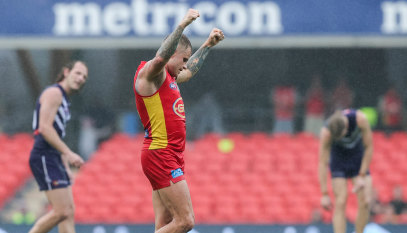 Gold Coast upset Dockers with big win in the wet