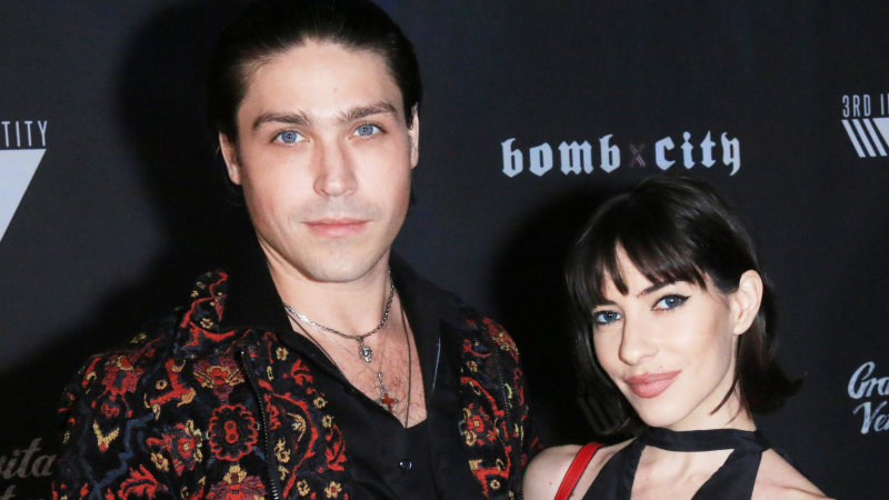 The Veronicas Lisa Origliasso Marries Actor Boyfriend Logan Huffman