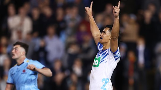 Zarn Sullivan lands the winning field goal for the Blues on Saturday night.