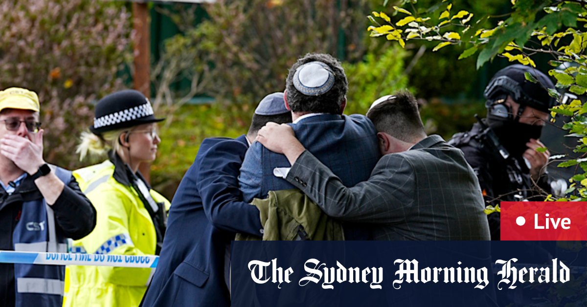 Australia news LIVE: Terror attack at Manchester synagogue kills two people; Women and children arrive back in Australia from Syria