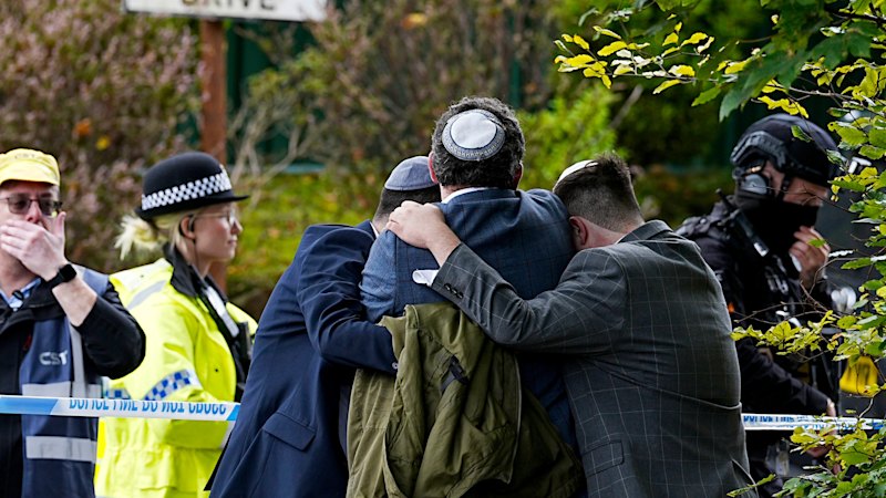 Australia news LIVE: Terror attack at Manchester synagogue kills two people; US government shutdown enters its second day