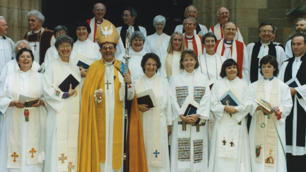 Archbishop Keith Rayner with the 12 women ordained at St Pauls Cathedral in December 1992.
