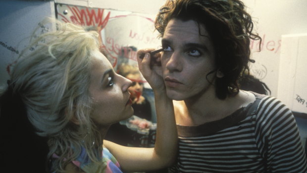 Michael Hutchence, as Sam, in Dogs in Space with Saskia Post.