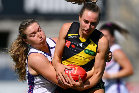 Hot contest: Richmond’s Molly Eastman takes possession of the ball against the Dockers.