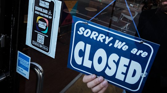 There have been calls for Victoria to adopt a NSW-style approach to managing the COVID-19 crisis and get businesses open again.