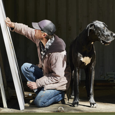 Photos of bush characters such as artist Dan Kyle and his dog Boston feature in Galah magazine.