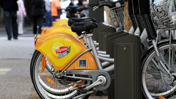 The council and NRMA Insurance signed a new deal to replace the yellow Lipton mudguards.