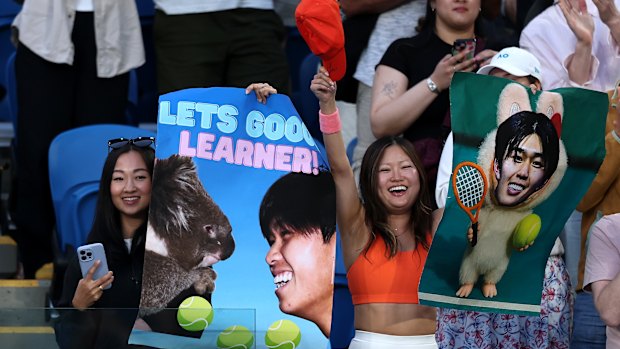 Lerner Tien está em ascensão e tem seguidores cult.