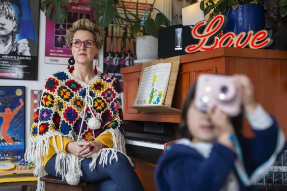 Performer Queenie van de Zandt, pictured with her daughter Billie.