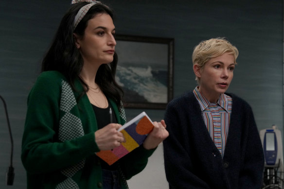 Michelle Williams (right) as Molly and Jenny Slate as Nikki in the comedy Dying for Sex.