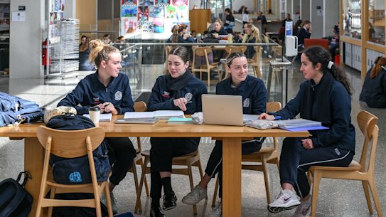 Sacred Heart College in Geelong will introduce an experimental timetable next year that aims to encourage greater student independence.