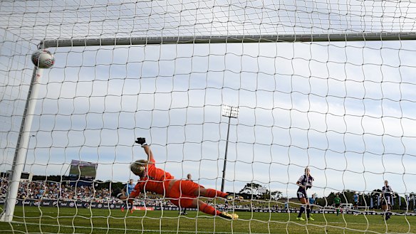 No chance: Eliza Campbell of the Glory is beaten by a strike from Chloe Logarzo.