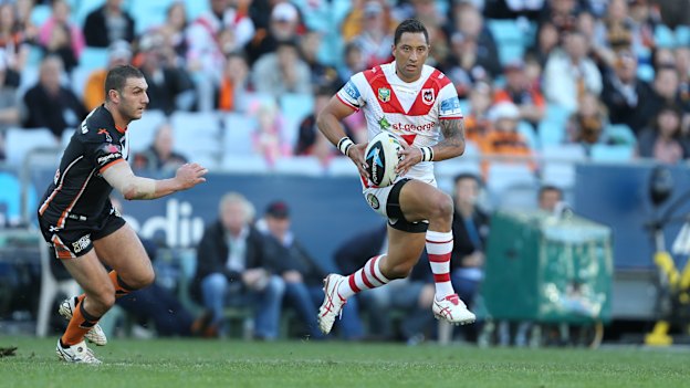 Benji Marshall in his first game against the Wests Tigers, playing for the Dragons in 2014.