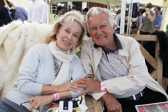 Blanche d'Alpuget with Bob Hawke in 2014.