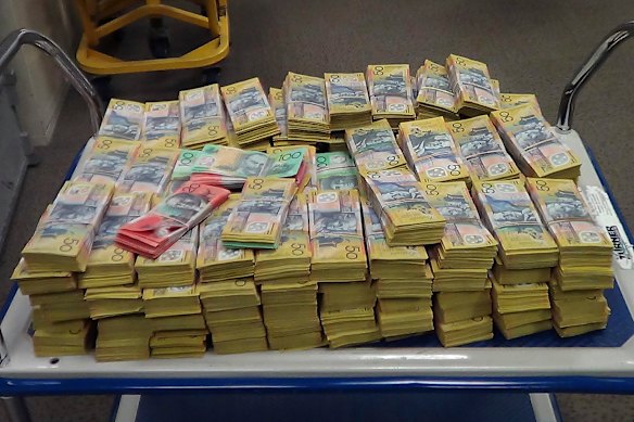 Dinheiro apreendido em 2014 após a operação secreta de 12 meses, Eligo, pela Comissão Criminal Australiana.