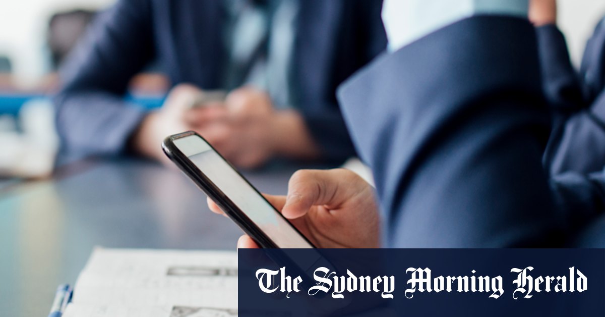 St Bernard's College Essendon: Sharing of nude photo of teenager at Catholic school under investigation - Vimarsana News
