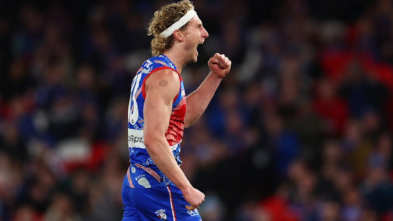 AFL LIVE: Dogs knocking on the door of the top six after gritty win; MCG falls silent for Nathan Fitzgerald