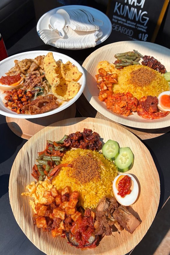 A sumptuous and spicy selection of Indonesian favourites.