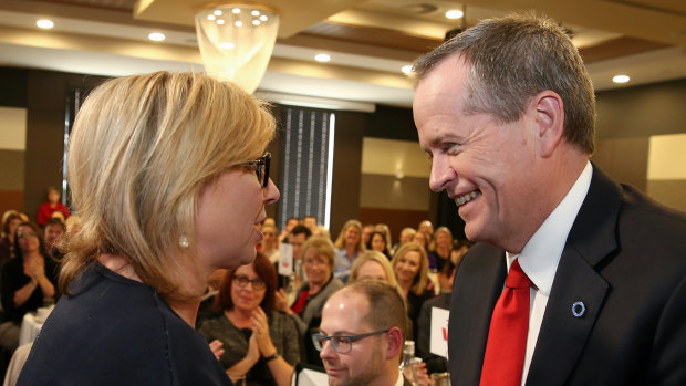 Rosie Batty backs Bill Shorten for his stance on domestic violence