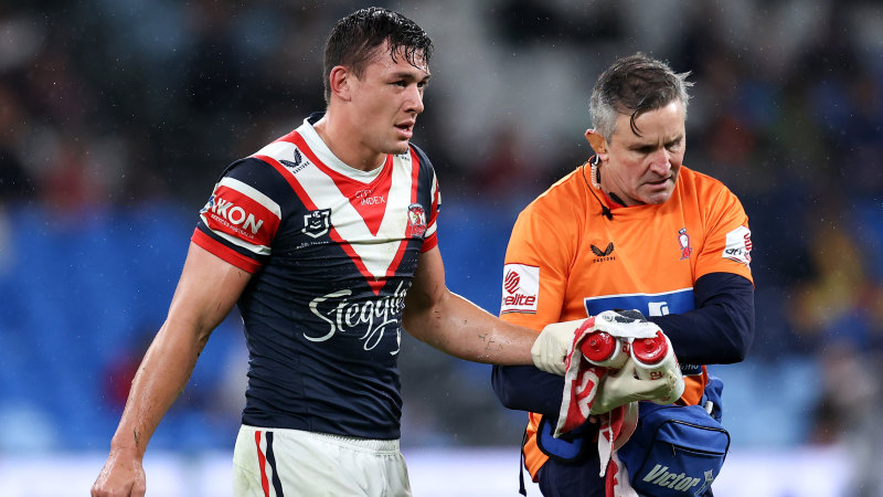 Manu injured as red-hot Roosters dominate Tigers