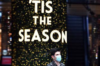 Mask wearing in Sydney remains voluntary despite research showing how effective they are 