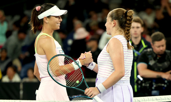 There was no repeat of their Wimbledon fireworks, with Tomljanovic and Ostapenko greeting each other warmly.