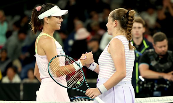 There was no repeat of their Wimbledon fireworks, with Tomljanovic and Ostapenko greeting each other warmly.