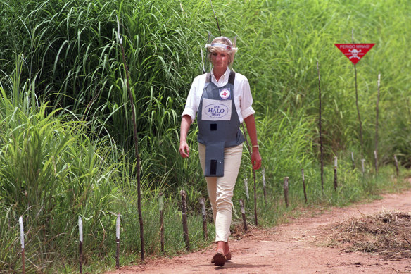 In 1997, Princess Diana was photographed visiting a minefield in Huambo, Angola.
